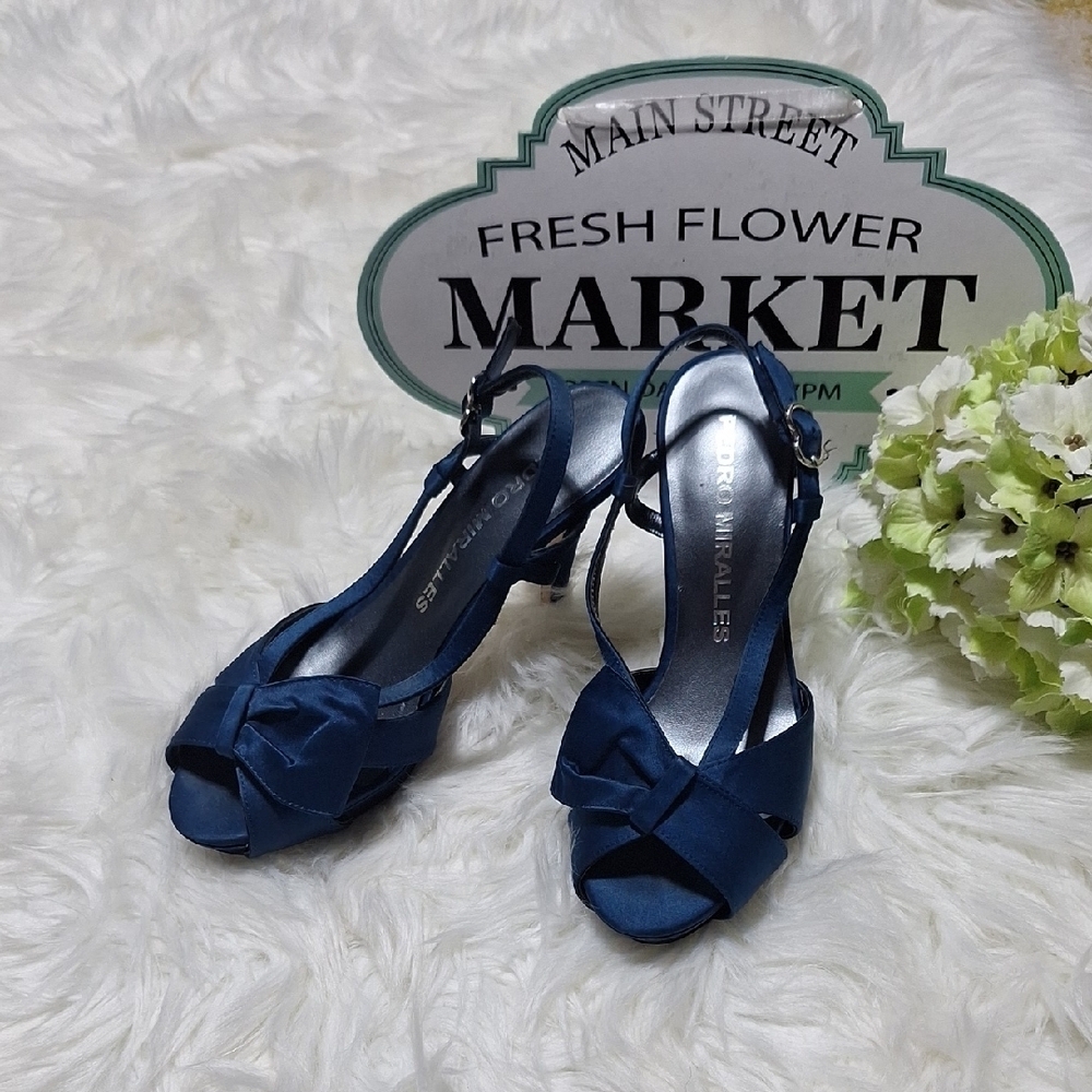 Stylish Blue Heels by Pedro Miralles